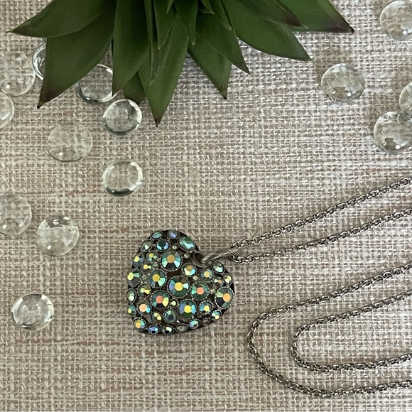 Puffed Heart Crystal Pendant Necklace 30”-32” Silver Tone Reversible Green Blue - Picture 3 of 5